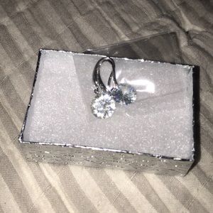 Dangly sparkly earings